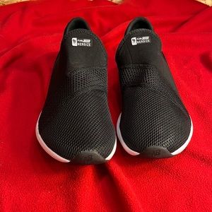 New balance black shoes
